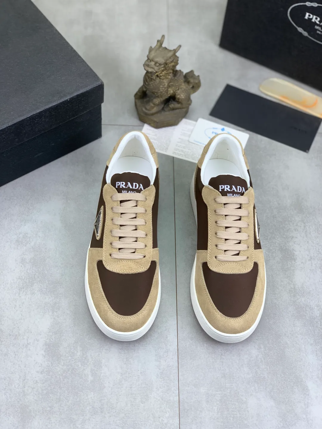 Men's Men's Shoes💰P440💰[New Style] The latest classic model of high-quality PRADA breathable and comfortable men's shoes has been launched on the official website in 1:1 reproduction, synchronized in Hong Kong counters and on the same catwalk; all made of calfskin with breathable mesh fabric ➕Imported soft and comfortable sheep Leather lining, 🍡🍡original 1:1 rubber outsole, non-slip and wear-resistant; comfortable to wear, attractive style, fine workmanship, and simple and neat shoe last, showing a man's courage and toughness, 👍size 38 to 44; 5️⃣colors🉑️ to choose from